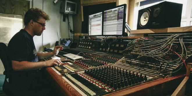 audio production deskjpg Audio Jobs: Finding the best tune