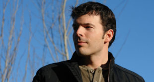 casey hudson biowarejpg Bioware general manager Aaryn Flynn steps down, as Casey Hudson comes in
