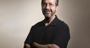 warrenspector casual 21 Spector speaks out on White House violence show reel: 'everyone associated with those games should be ashamed of themselves'